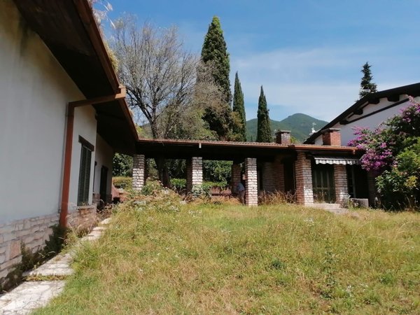 casa indipendente in affitto a Gardone Riviera