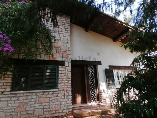 casa indipendente in affitto a Gardone Riviera