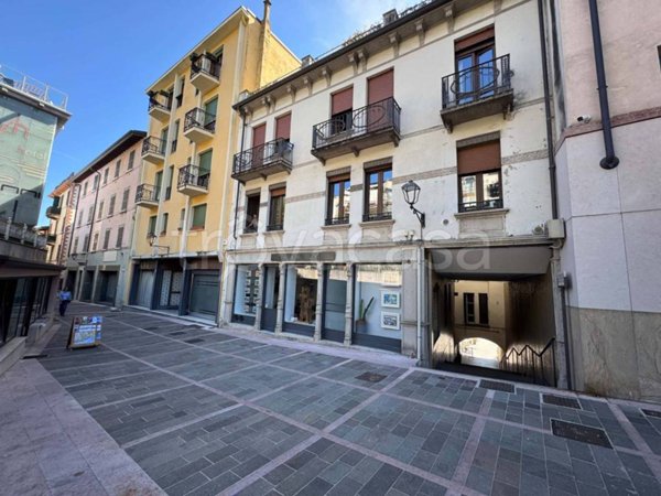 appartamento in affitto a Gardone Riviera in zona Fasano