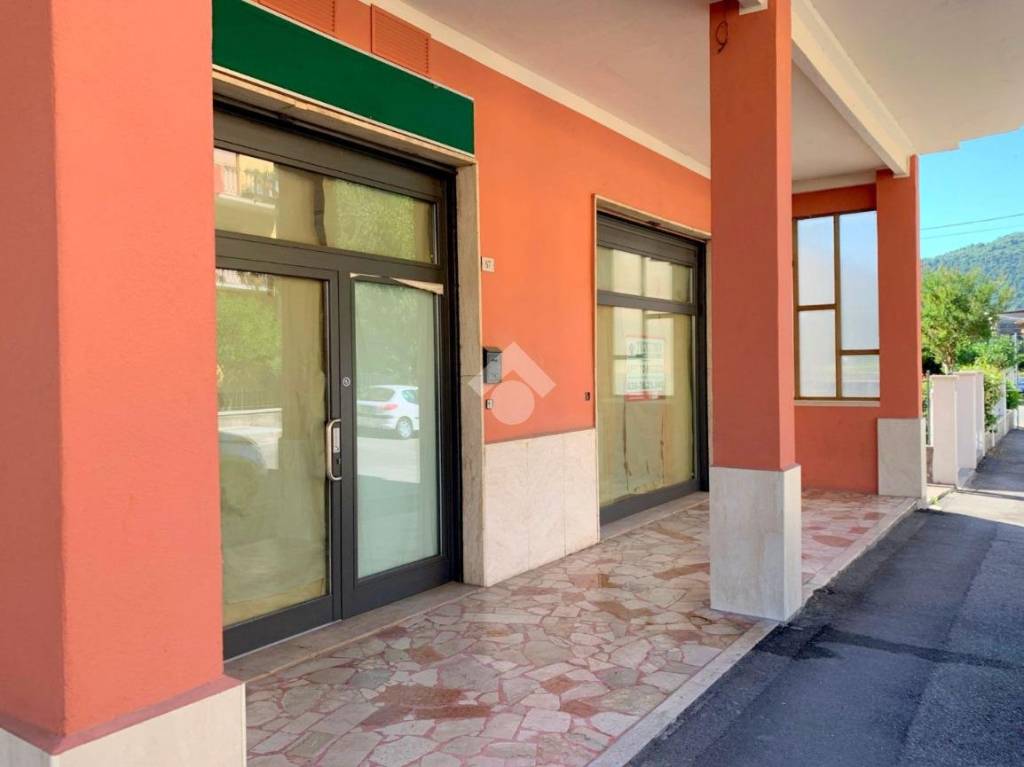 negozio in affitto a Gardone Val Trompia