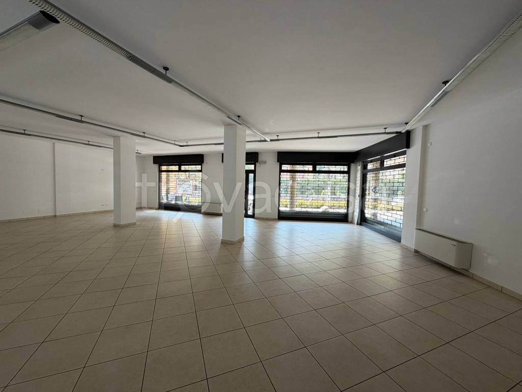 negozio in affitto a Gardone Val Trompia