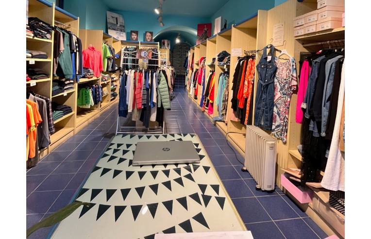 locale commerciale in affitto a Gargnano