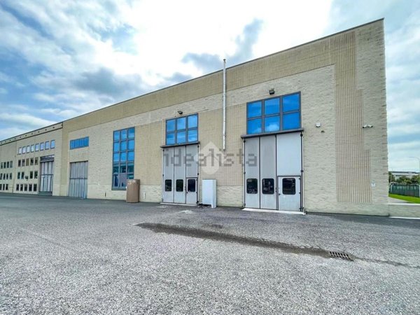 locale di sgombero in affitto a Gavardo