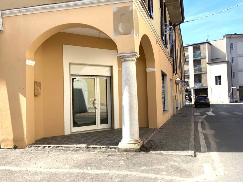 negozio in affitto a Ghedi