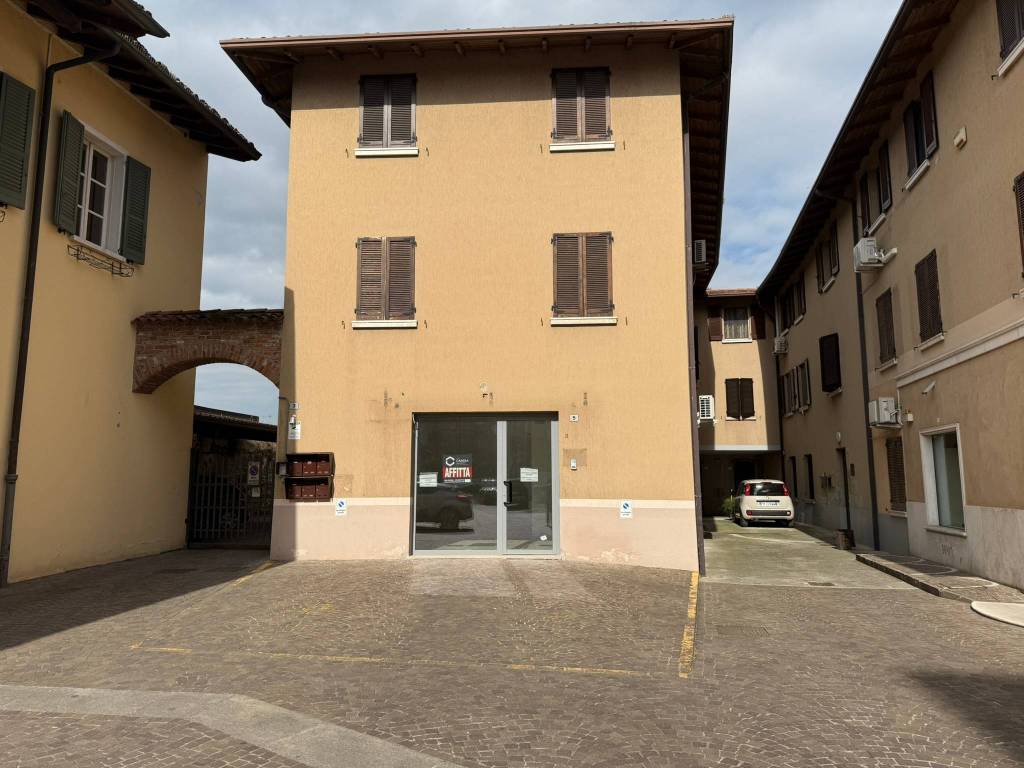 negozio in affitto a Ghedi