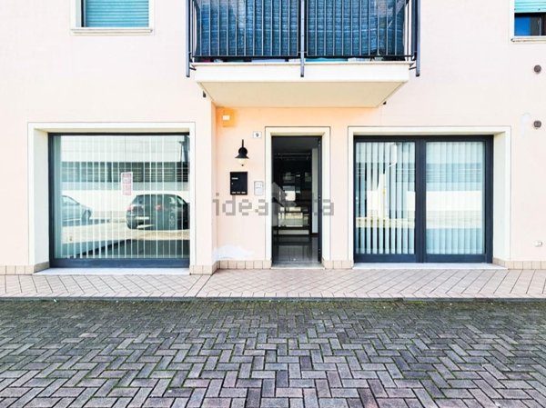 locale commerciale in affitto a Ghedi