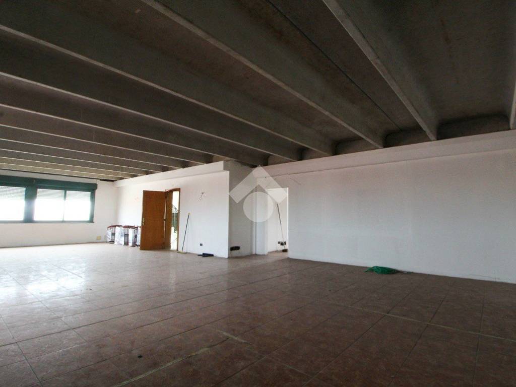 ufficio in affitto a Ghedi