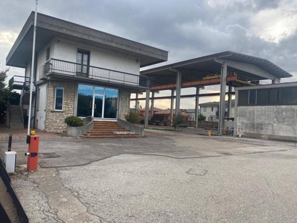 locale commerciale in affitto a Ghedi