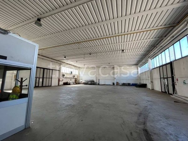 locale commerciale in affitto a Ghedi