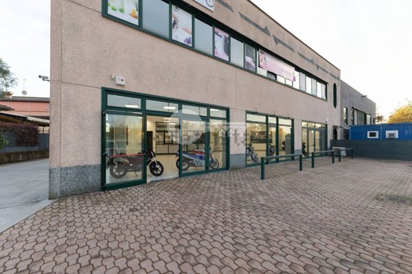 locale commerciale in affitto a Ghedi