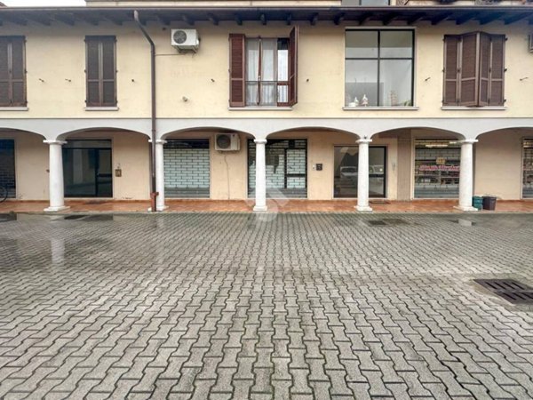 negozio in affitto a Ghedi