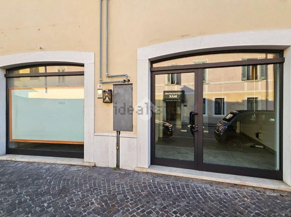 locale commerciale in affitto a Ghedi
