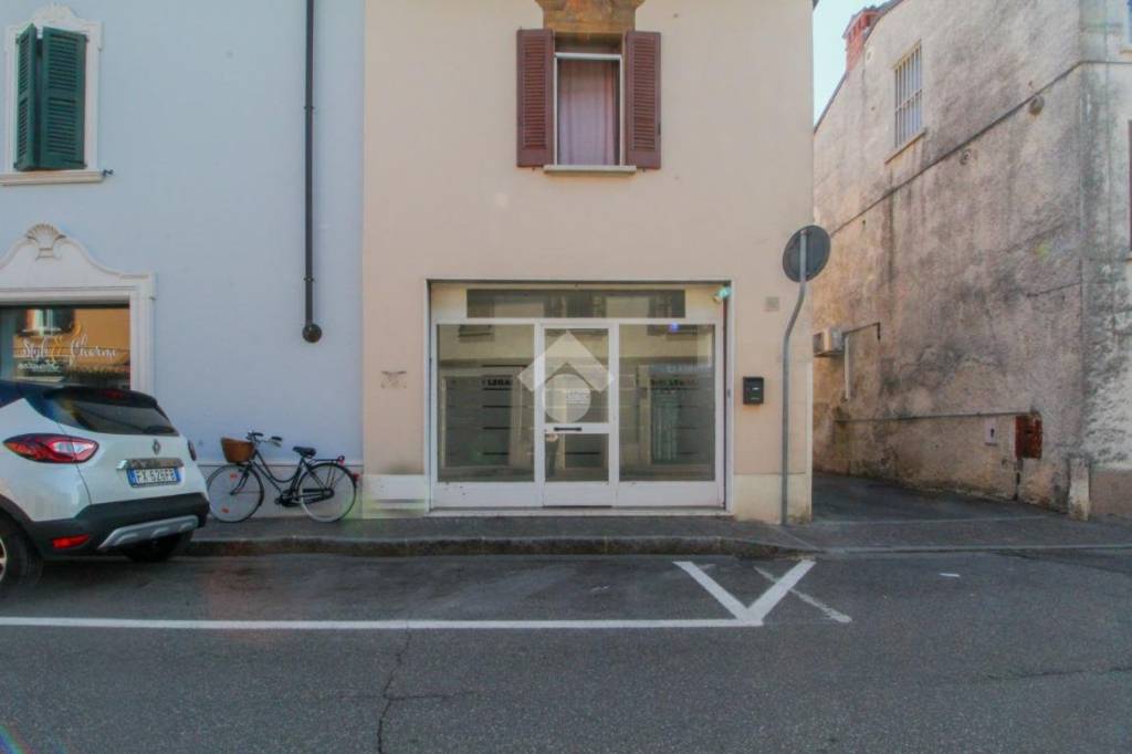 negozio in affitto a Ghedi