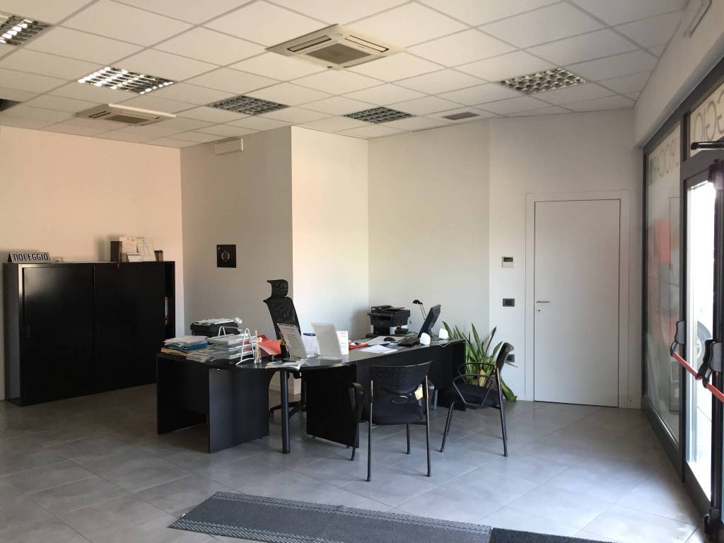 negozio in affitto a Ghedi