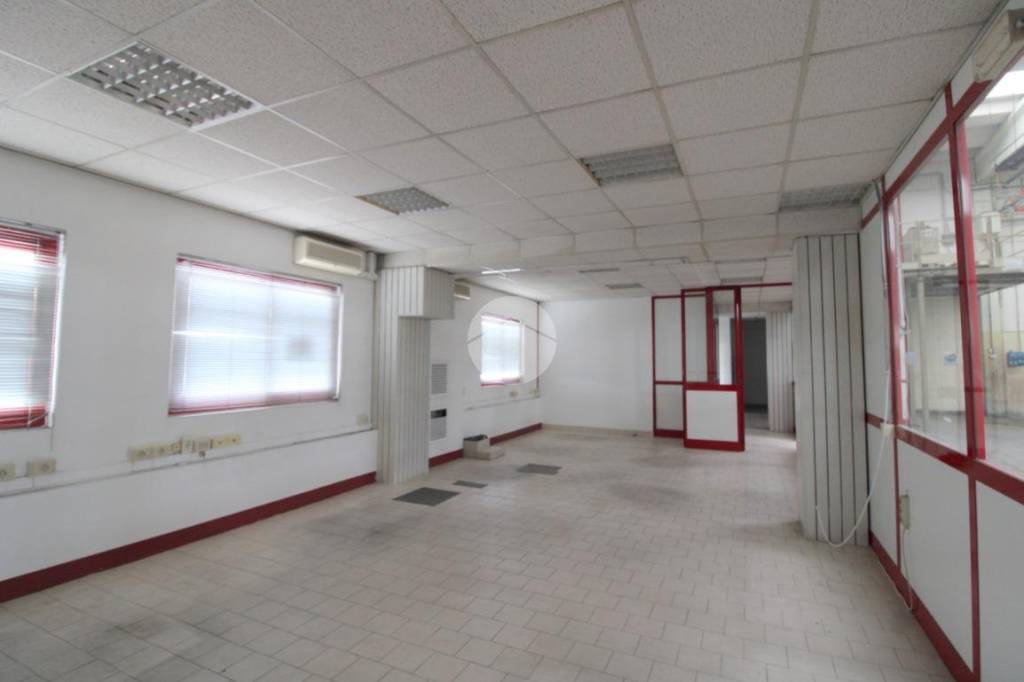 negozio in affitto a Gussago in zona Mandolossa