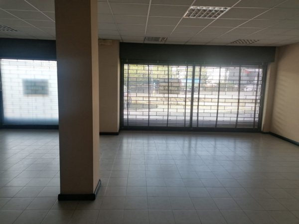 negozio in affitto a Gussago in zona Mandolossa