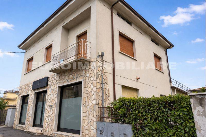 ufficio in affitto a Gussago in zona Piazza