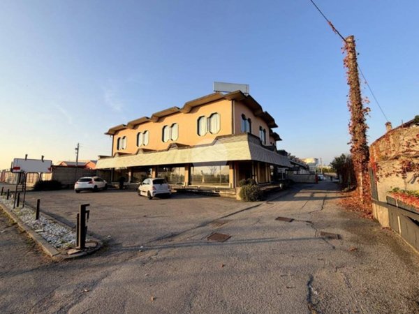 negozio in affitto a Gussago in zona Mandolossa