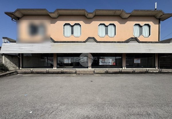 negozio in affitto a Gussago in zona Mandolossa