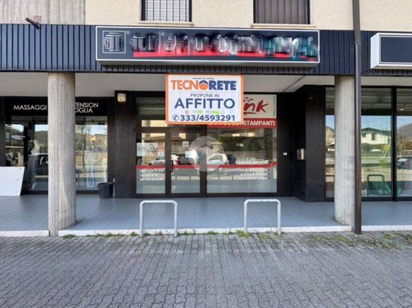 negozio in affitto a Gussago in zona Piazza