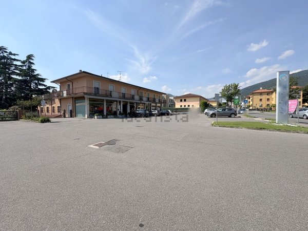 negozio in affitto a Gussago in zona Piazza