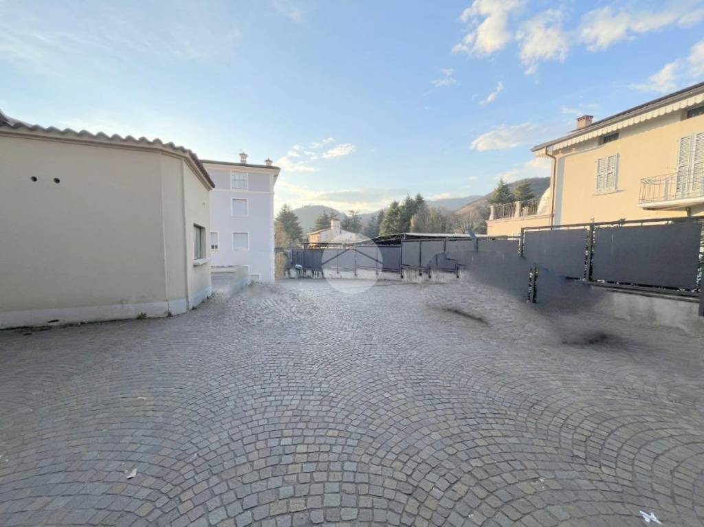 locale commerciale in affitto a Gussago
