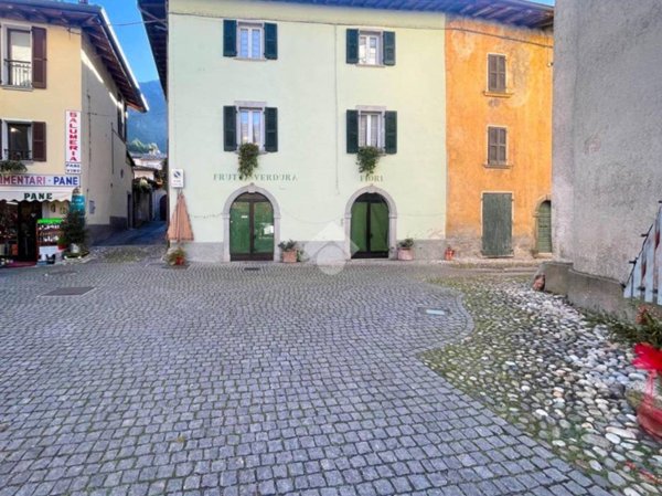 negozio in affitto ad Idro in zona Crone
