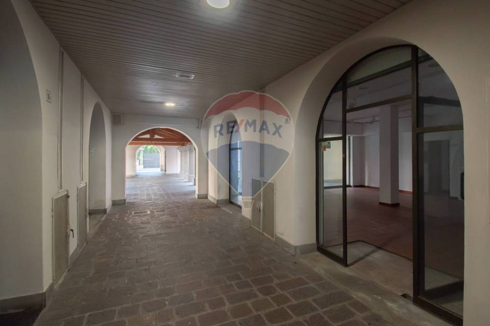 negozio in affitto ad Iseo