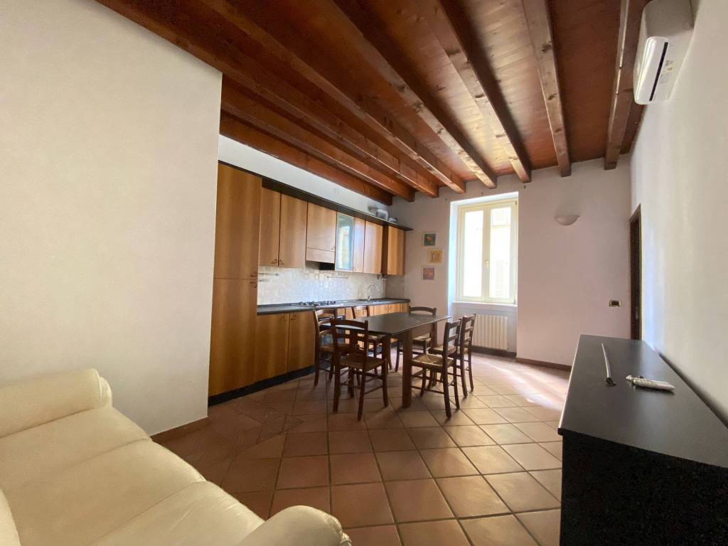 appartamento in affitto ad Iseo