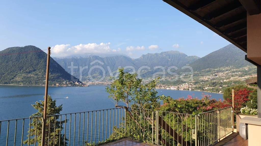 casa indipendente in affitto ad Iseo in zona Covelo