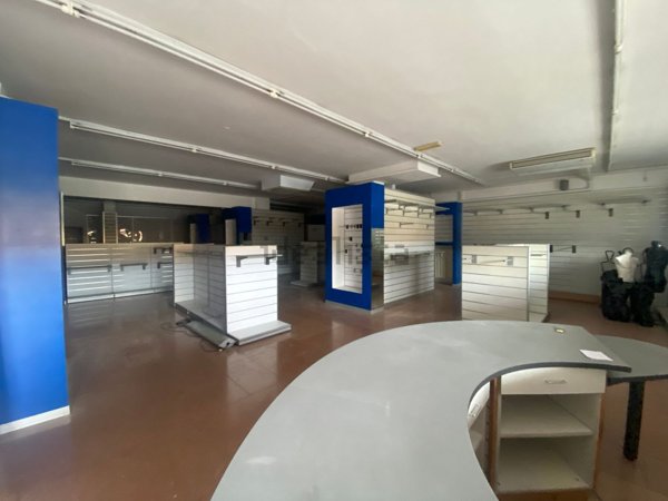 negozio in affitto ad Iseo