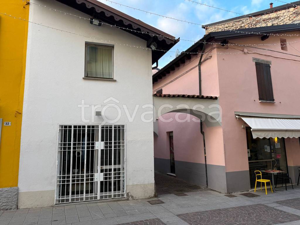 negozio in affitto ad Iseo