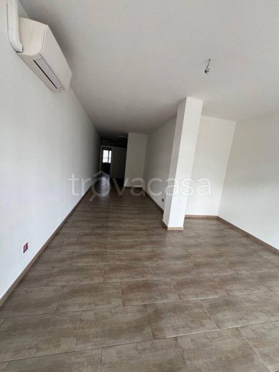 negozio in affitto ad Iseo