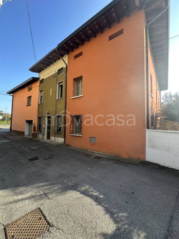 casa indipendente in affitto ad Isorella