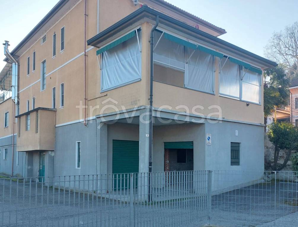 locale commerciale in affitto a Castiglione Torinese