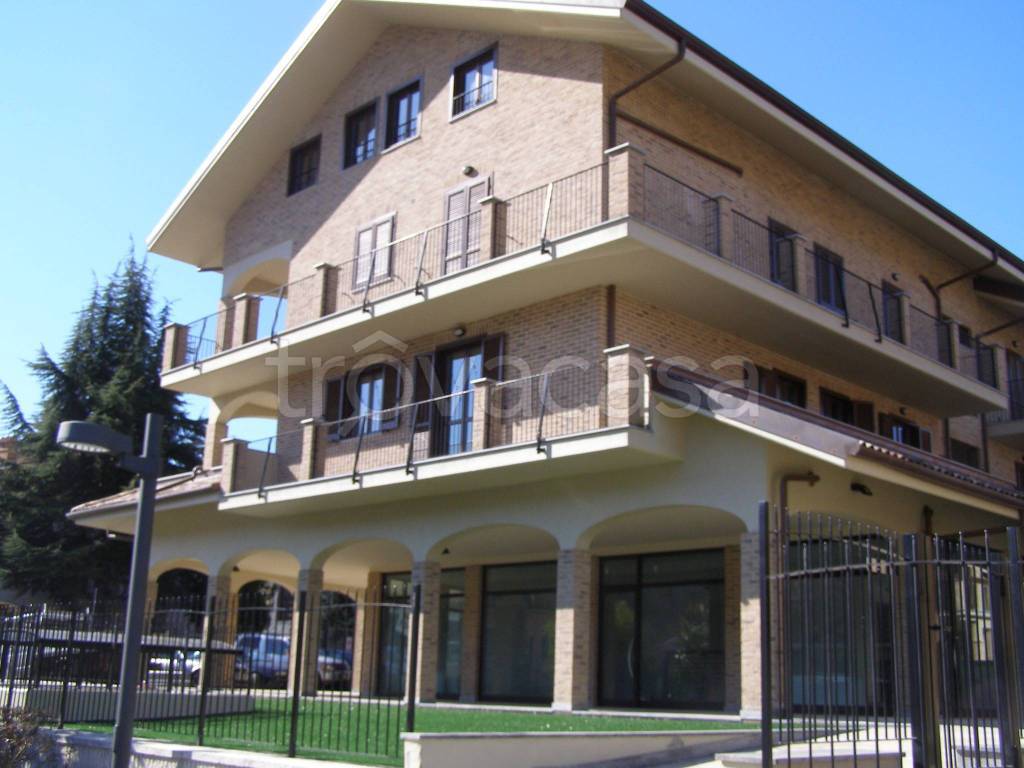 negozio in affitto a Castiglione Torinese