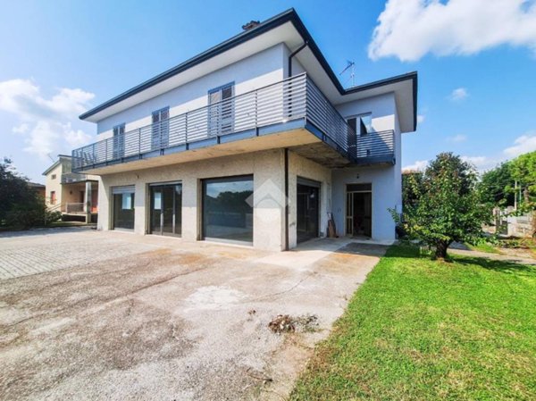 negozio in affitto a Leno