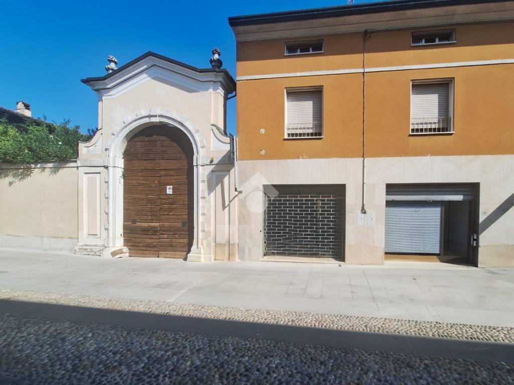 negozio in affitto a Leno