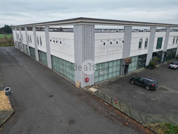 capannone in affitto a Lograto