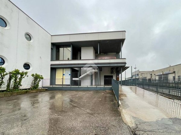negozio in affitto a Lonato del Garda