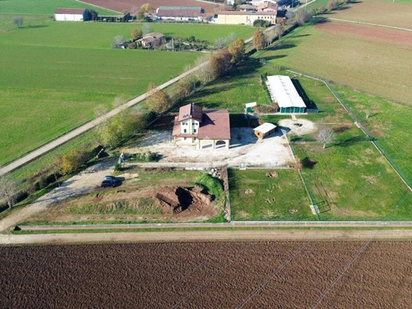 locale commerciale in affitto a Lonato del Garda