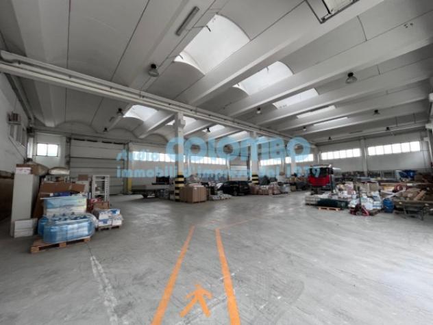 locale commerciale in affitto a Lonato del Garda