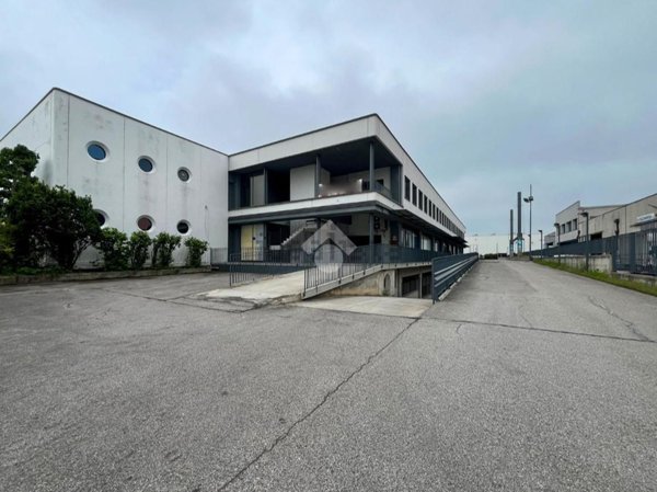 capannone in affitto a Lonato del Garda