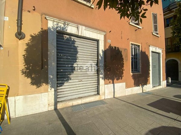locale commerciale in affitto a Lonato del Garda
