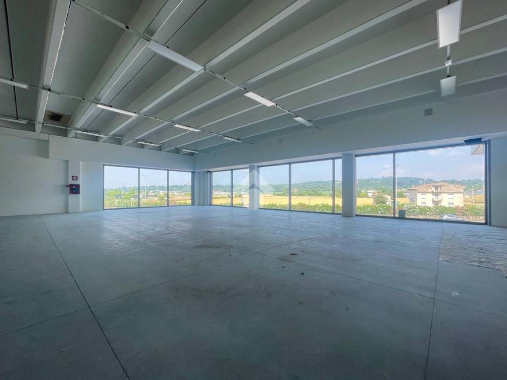 negozio in affitto a Lonato del Garda