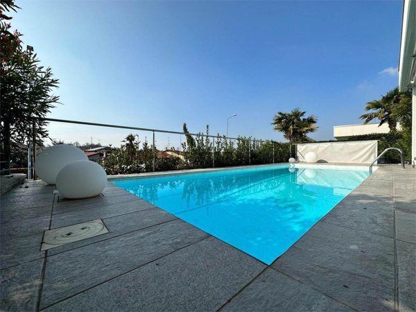 casa indipendente in affitto a Lonato del Garda