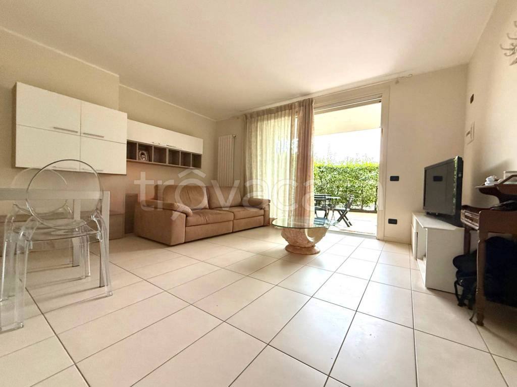 appartamento in affitto a Lonato del Garda