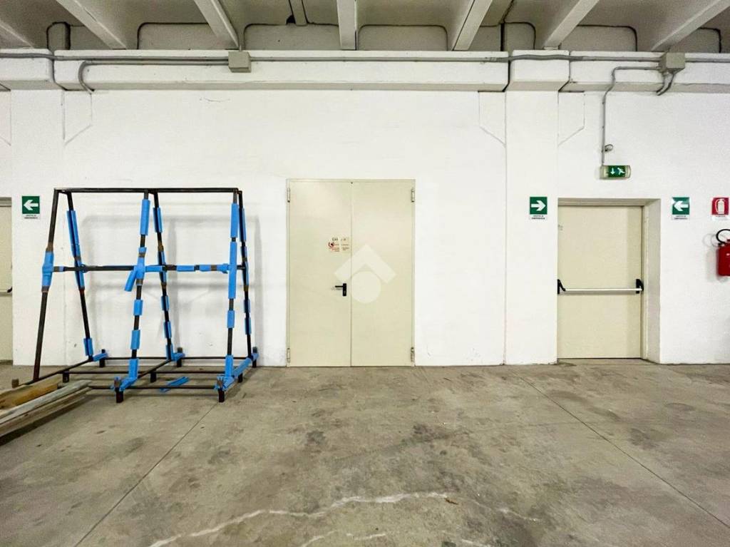 locale commerciale in affitto a Lonato del Garda