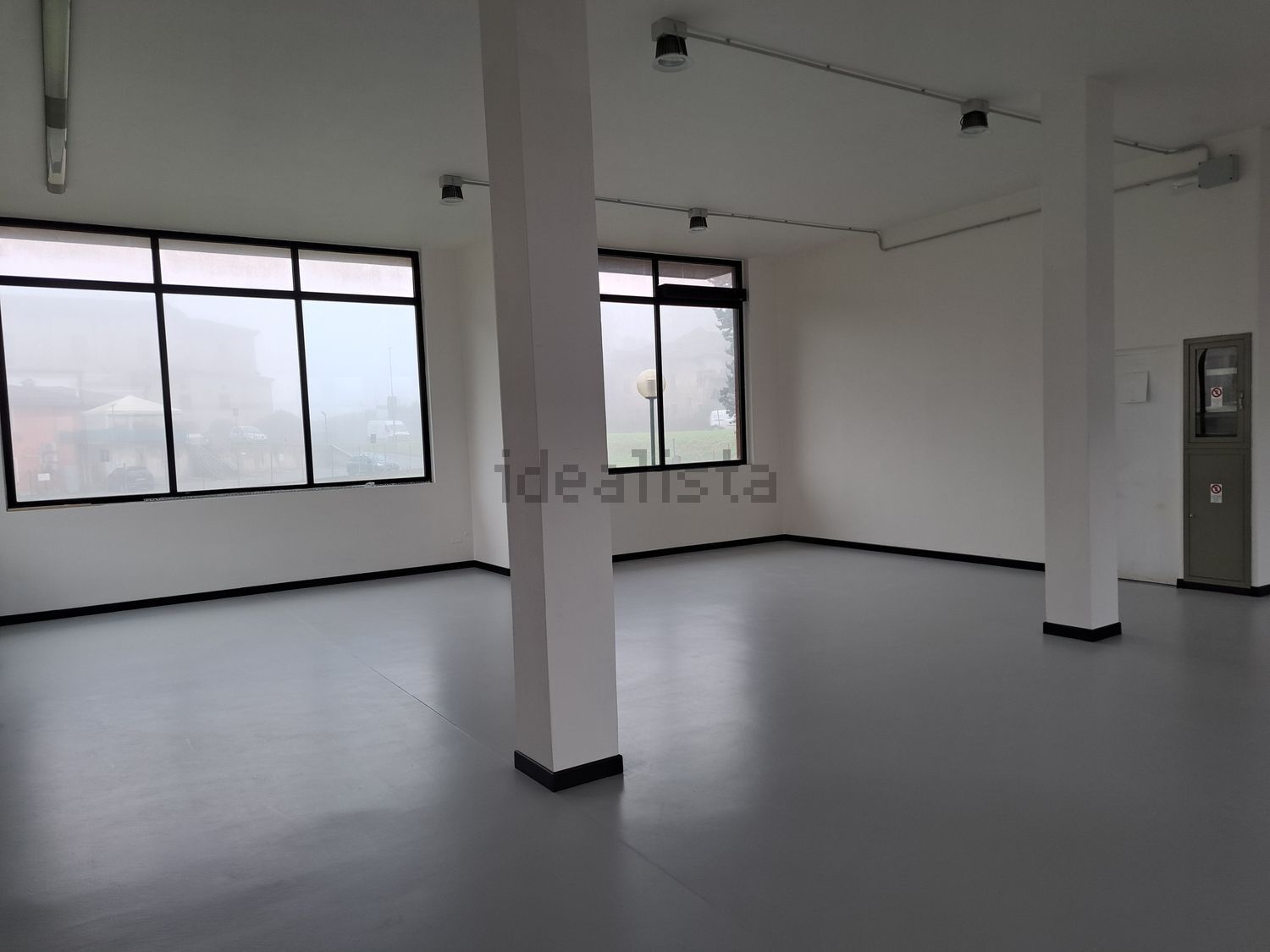 locale commerciale in affitto a Lonato del Garda