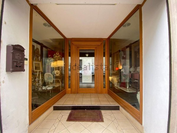 locale commerciale in affitto a Lonato del Garda